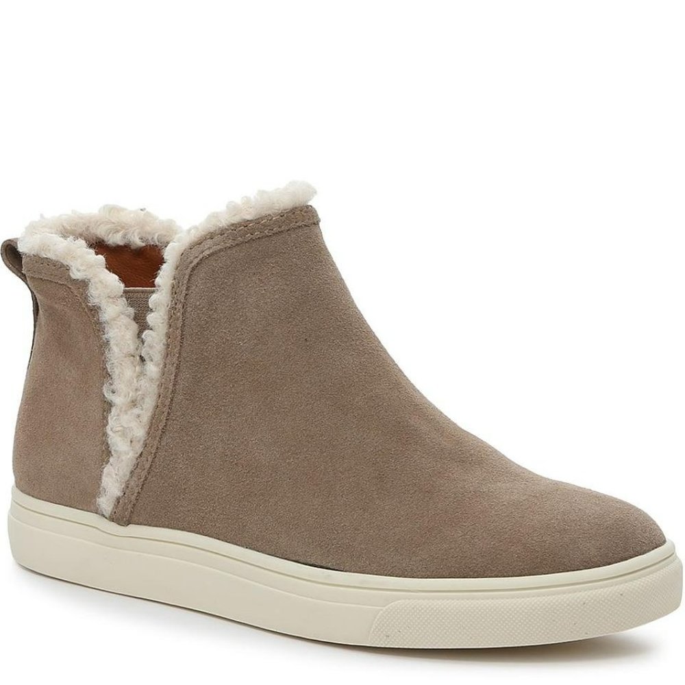 EUC 8.5  Laycia Lucky Brand Suede Sneaker Bootie